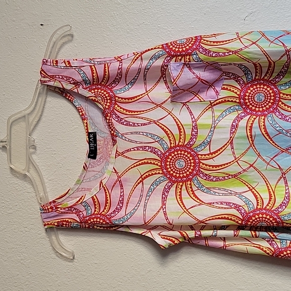 C.DEAR TOP sleevesles roundneck size Medium color purple green red yellow - Picture 5 of 15